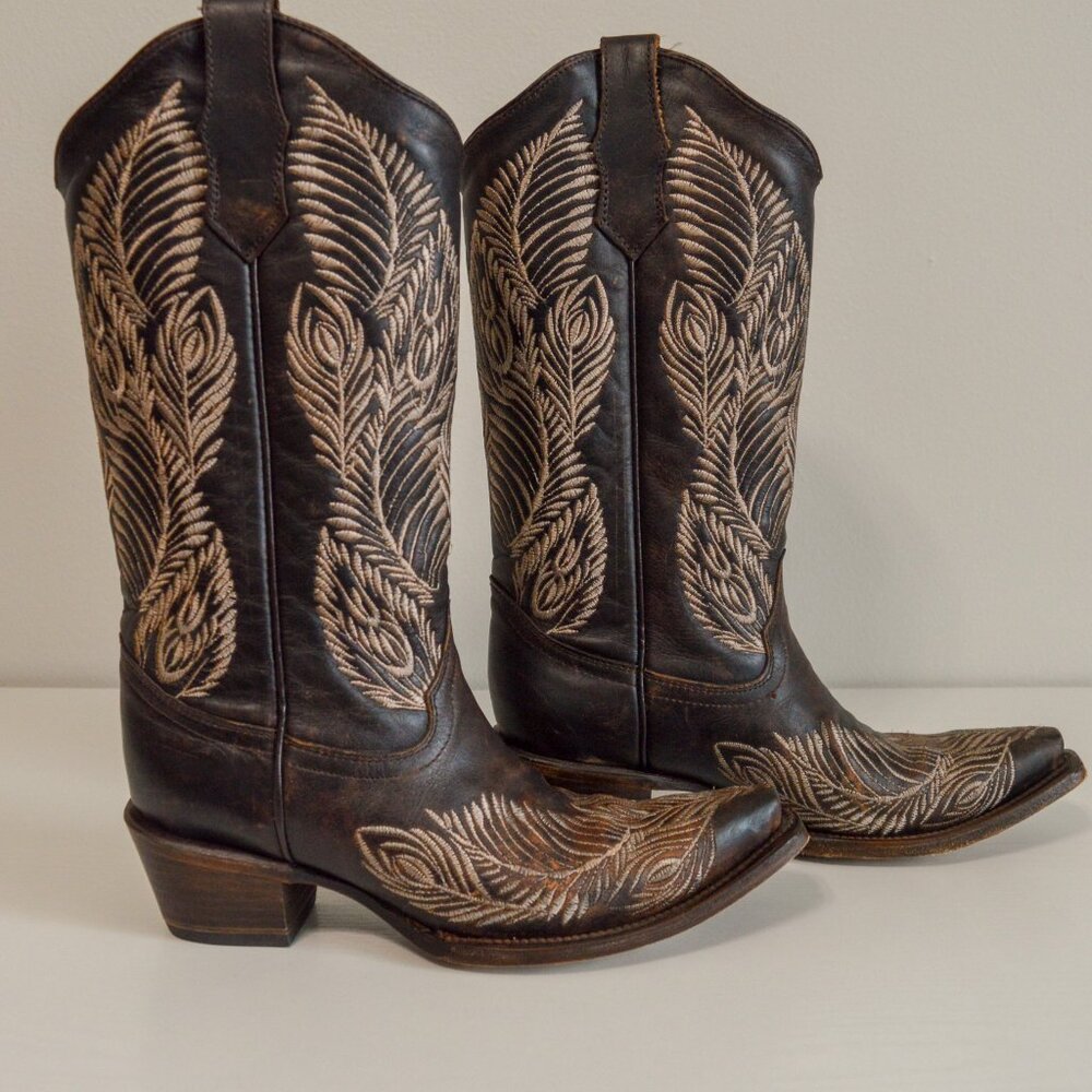 Circle G Feather Embroidered Snip Toe Western Boots - Picture 7 of 11